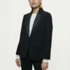 Paris Brook Satin Lapel Shortline Blazer | Black