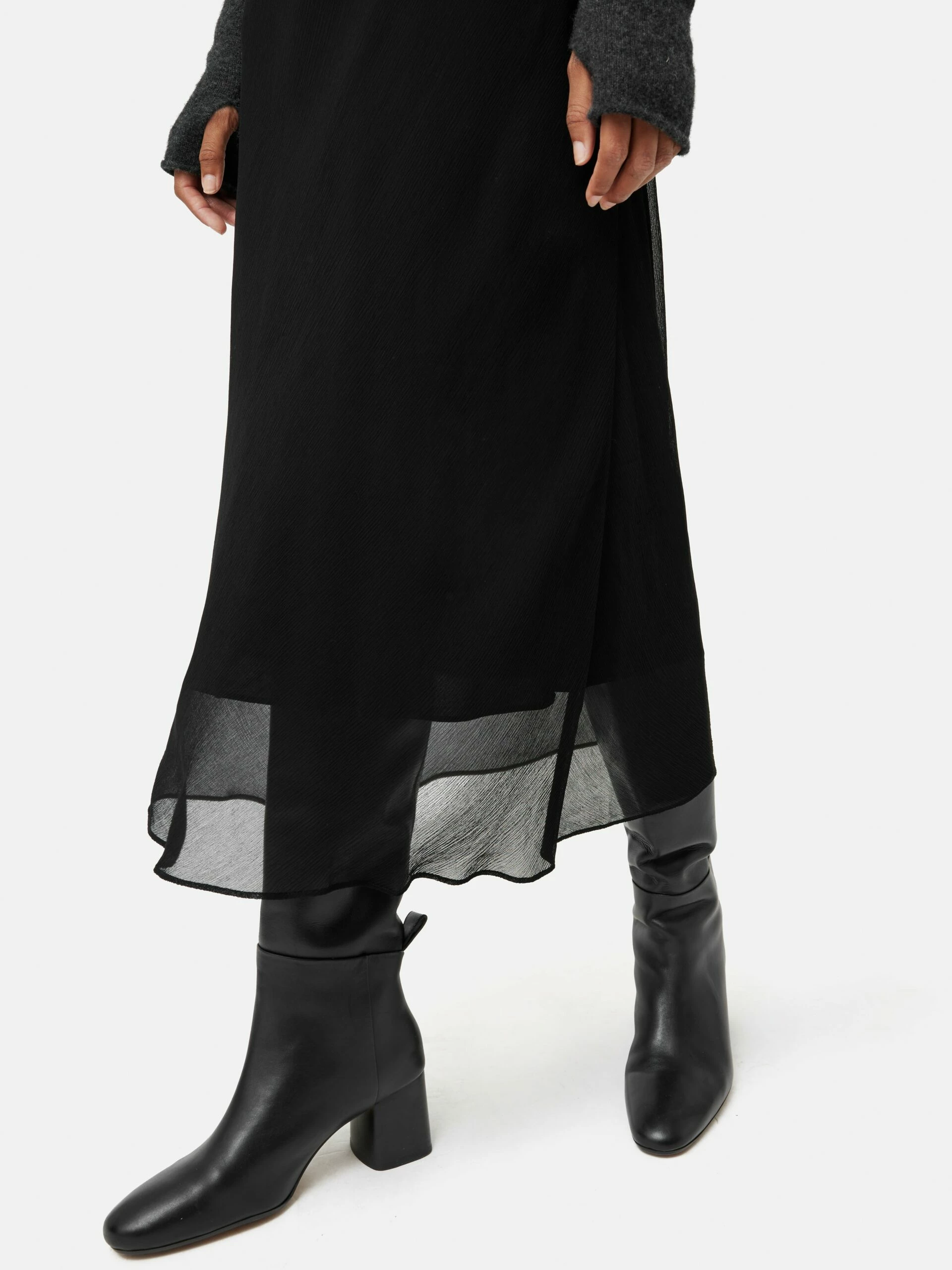 Crinkle Bias Maxi Skirt | Black 4 Crinkle Bias Maxi Skirt | Black - Image 4