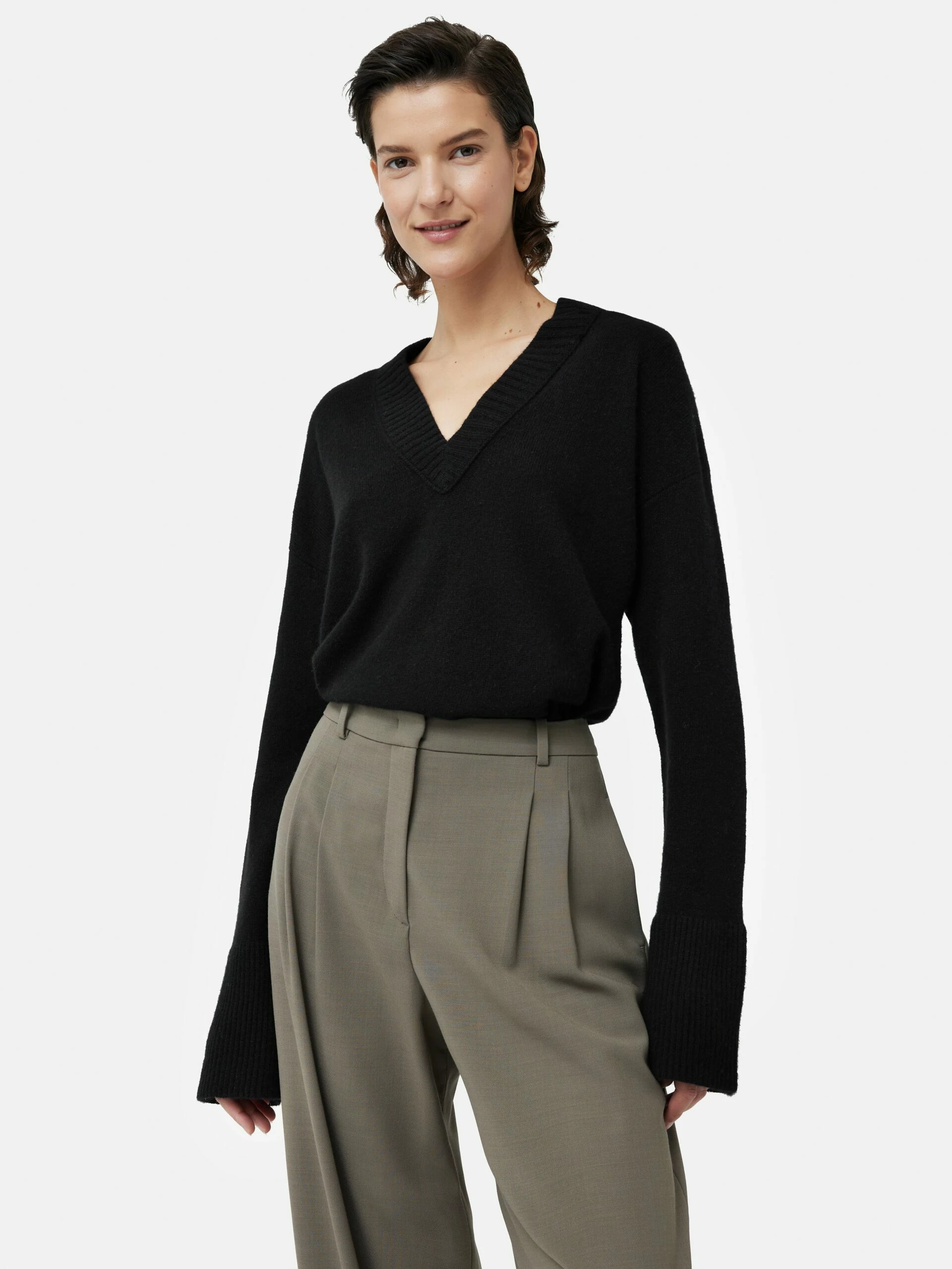 Cloud Cashmere V Neck Jumper | Black 2 Cloud Cashmere V Neck Jumper | Black - Image 2
