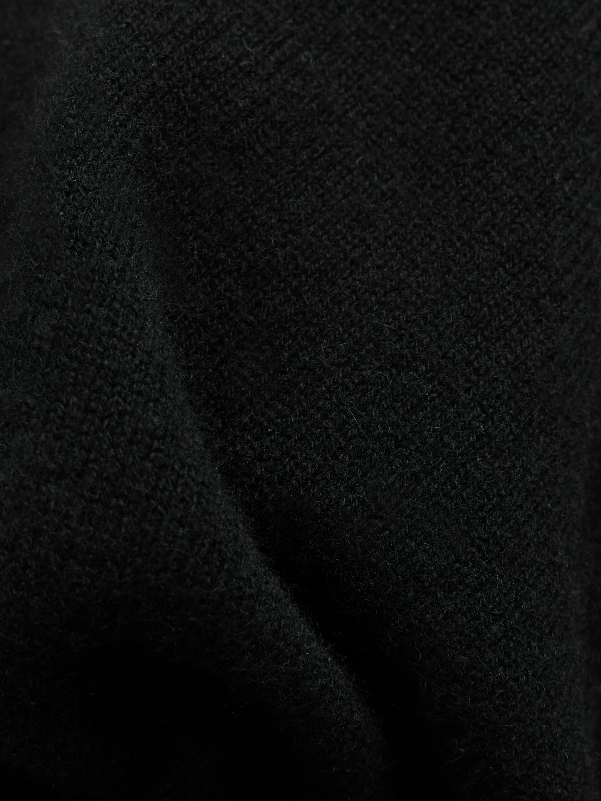 Cloud Cashmere V Neck Jumper | Black 8 Cloud Cashmere V Neck Jumper | Black - Image 8