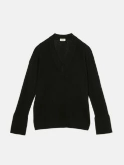 Cloud Cashmere V Neck Jumper | Black 15 Cloud Cashmere V Neck Jumper | Black -Jigsaw Shop J47246 BK000 STILL 10 936e067a b10f 4317 ad21 6b75bf6e3739