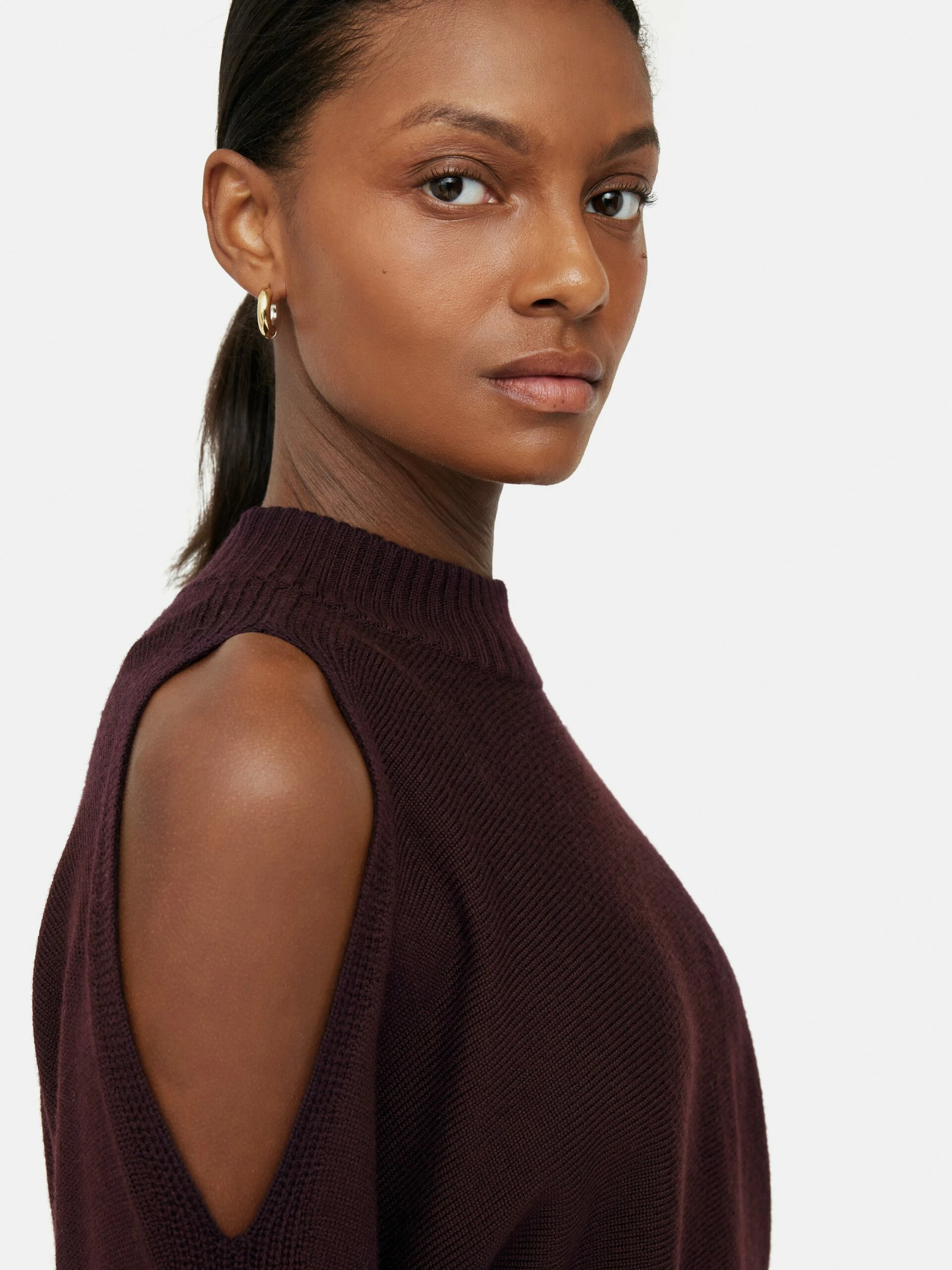 Merino Slit Shoulder Jumper | Burgundy 3 Merino Slit Shoulder Jumper | Burgundy - Image 3