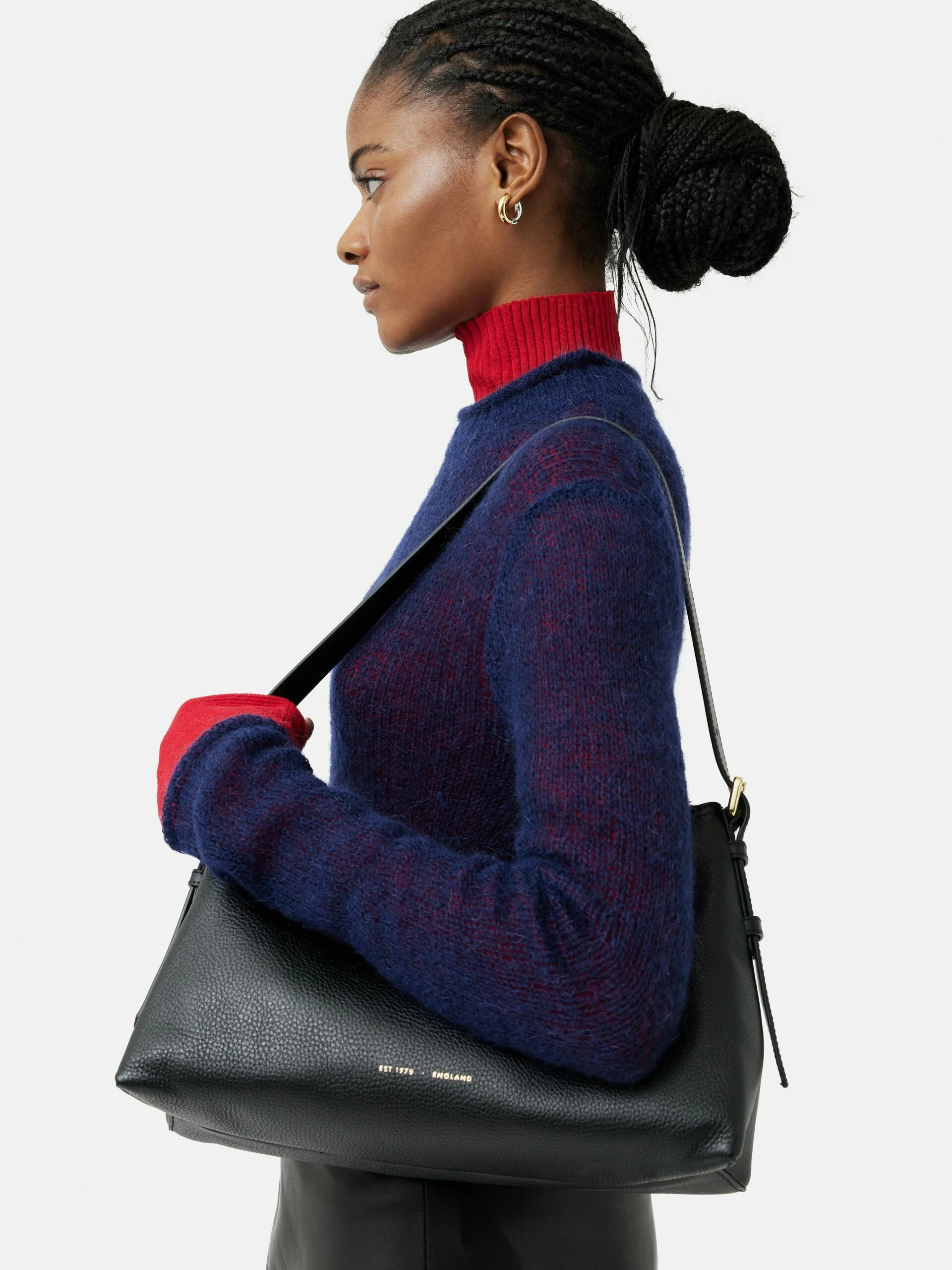 Trafalgar Leather Shoulder Bag | Black 6 Trafalgar Leather Shoulder Bag | Black - Image 6