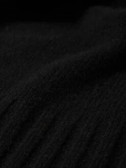 Cashmere Relaxed Crew Jumper | Black -Jigsaw Shop J47809 BK000 STILL 11