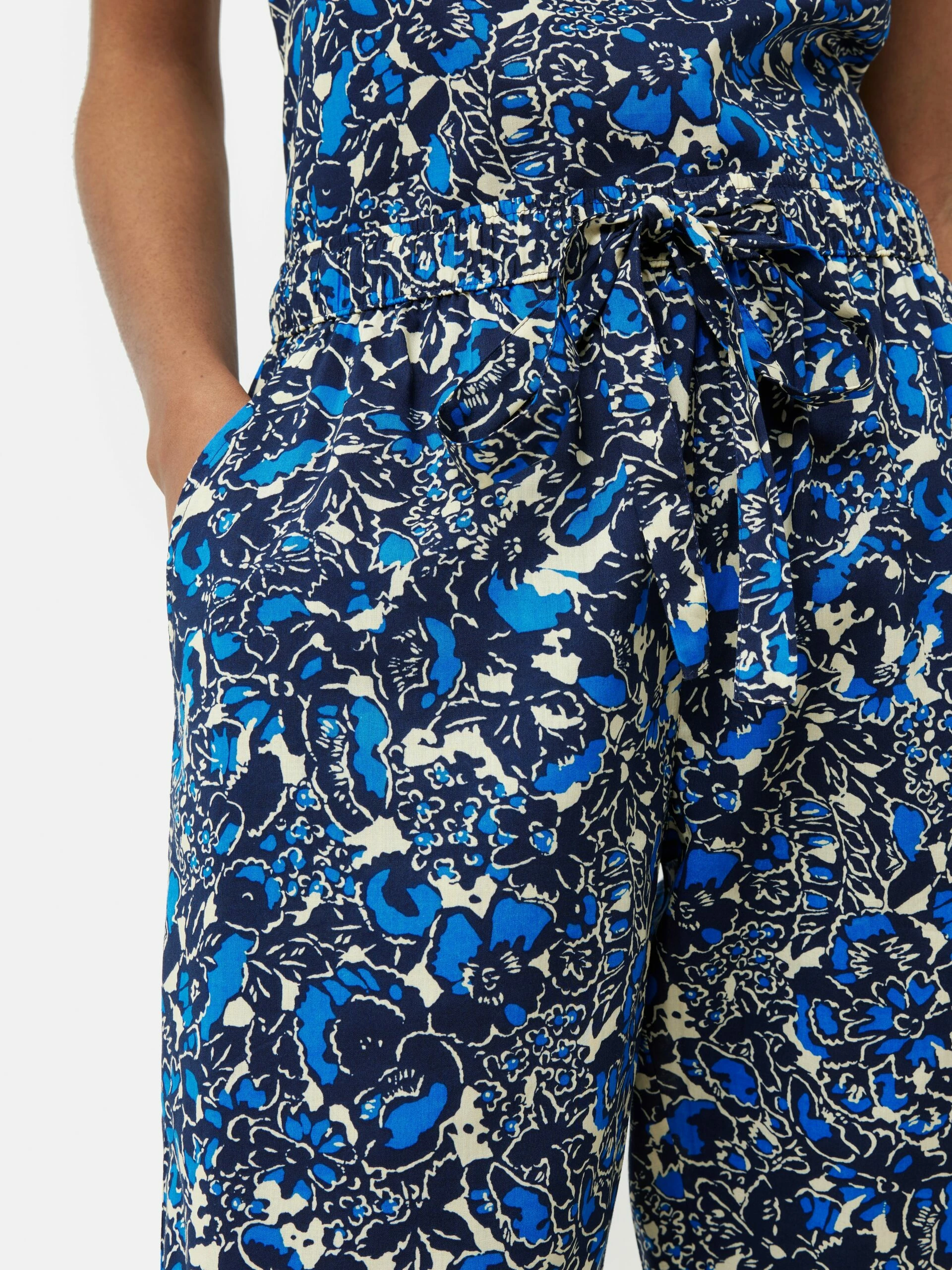 Sketch Floral Cami Cropped Pyjamas | Blue 5 Sketch Floral Cami Cropped Pyjamas | Blue - Image 5