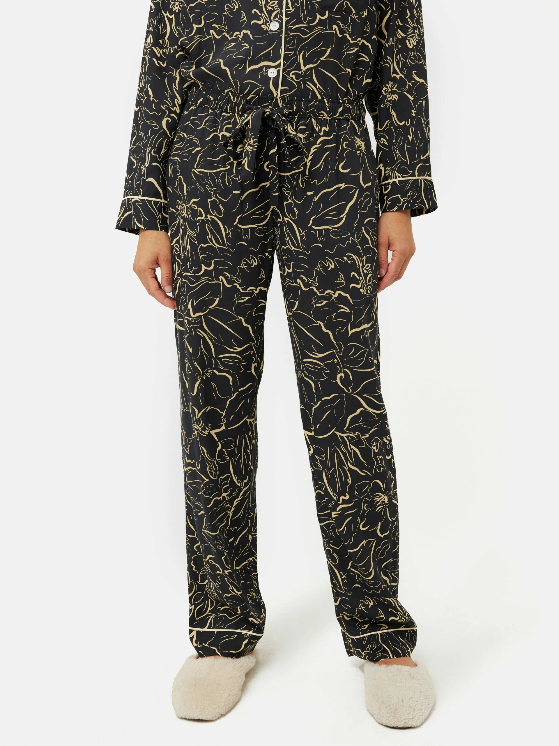 Floral Outline Pyjama | Black 4 Floral Outline Pyjama | Black - Image 4