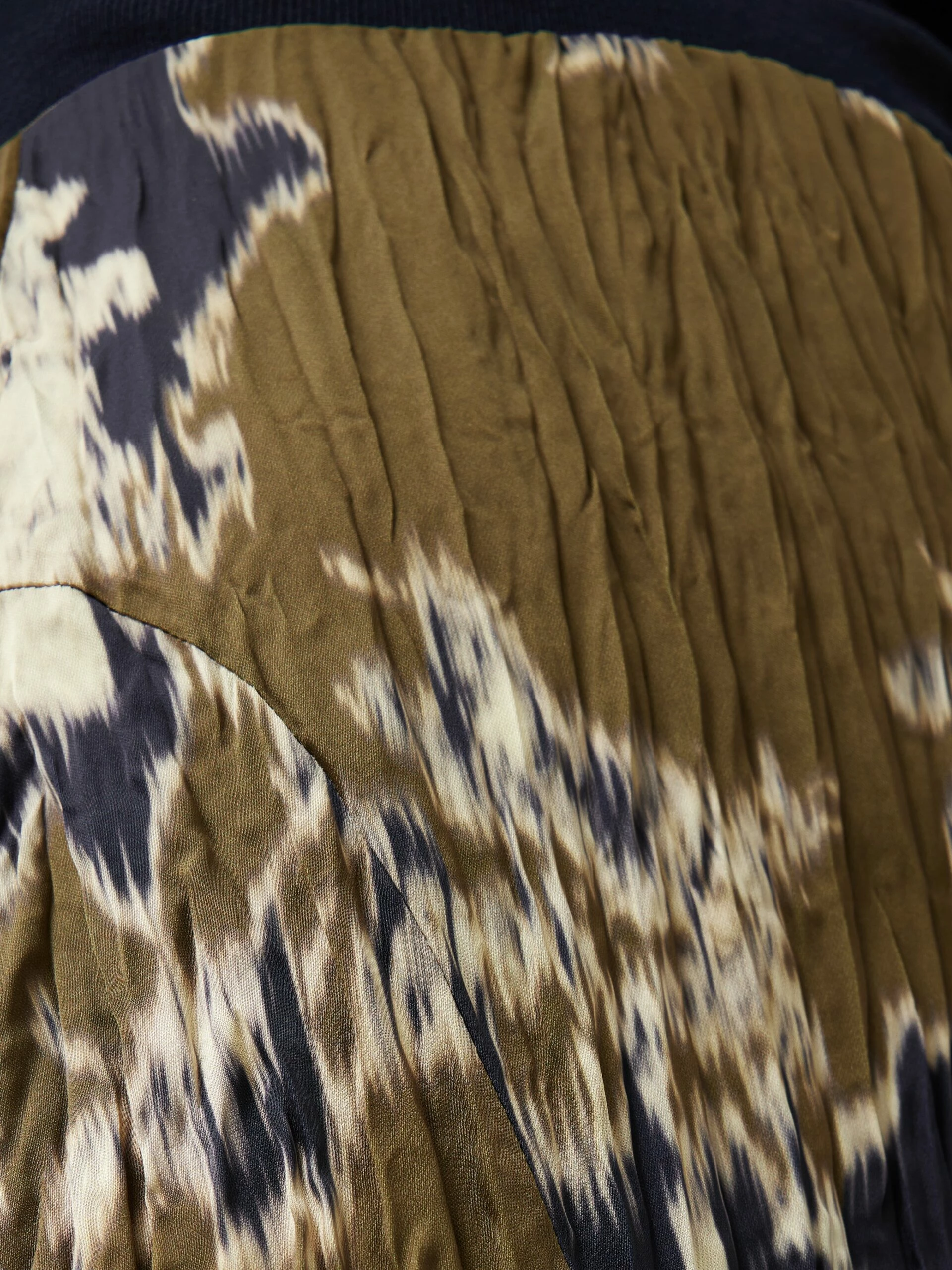 Glitched Ikat Crinkled Skirt | Green 7 Glitched Ikat Crinkled Skirt | Green - Image 7