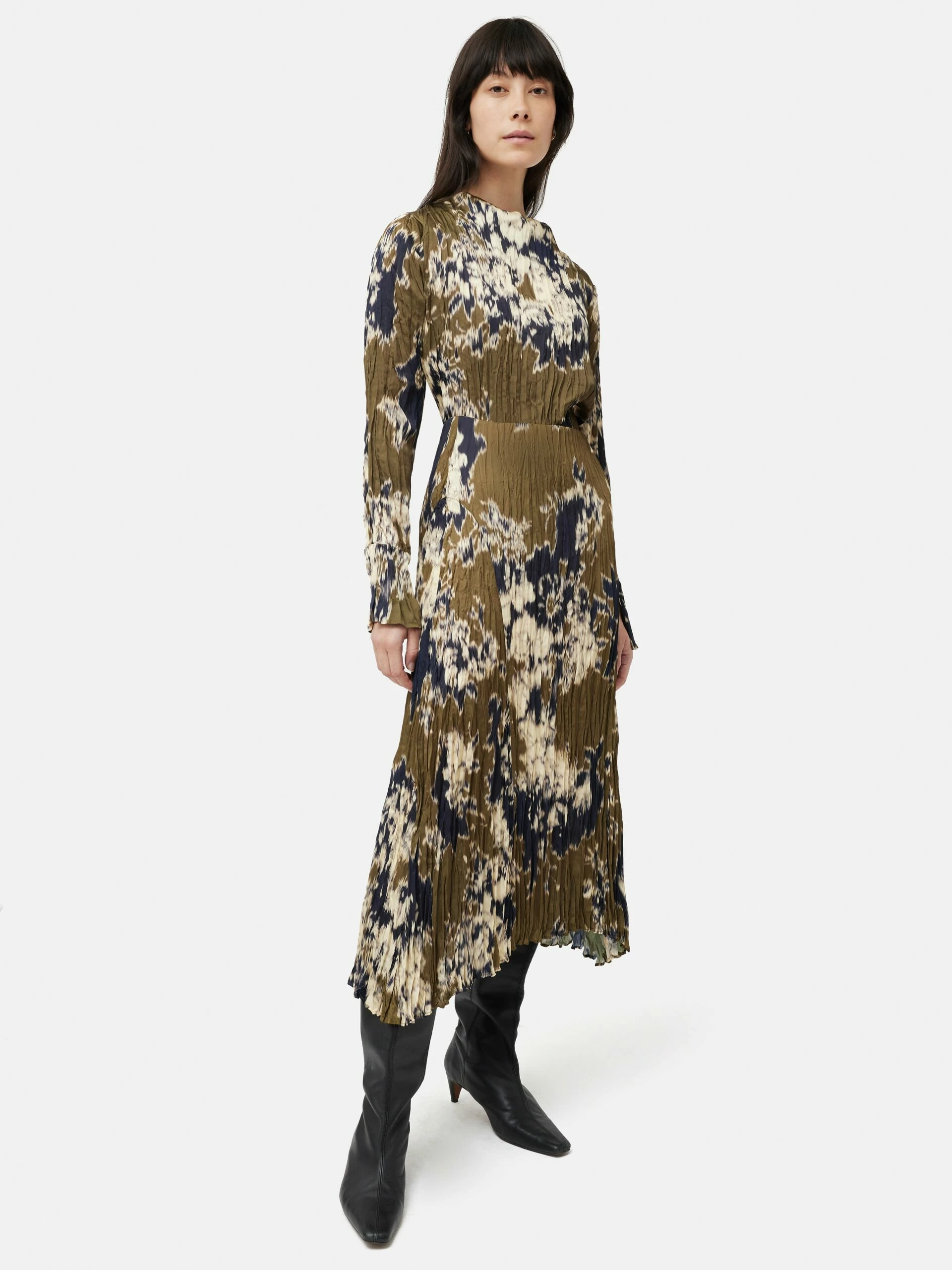 Glitched Ikat Crinkled Skirt | Green 6 Glitched Ikat Crinkled Skirt | Green - Image 6