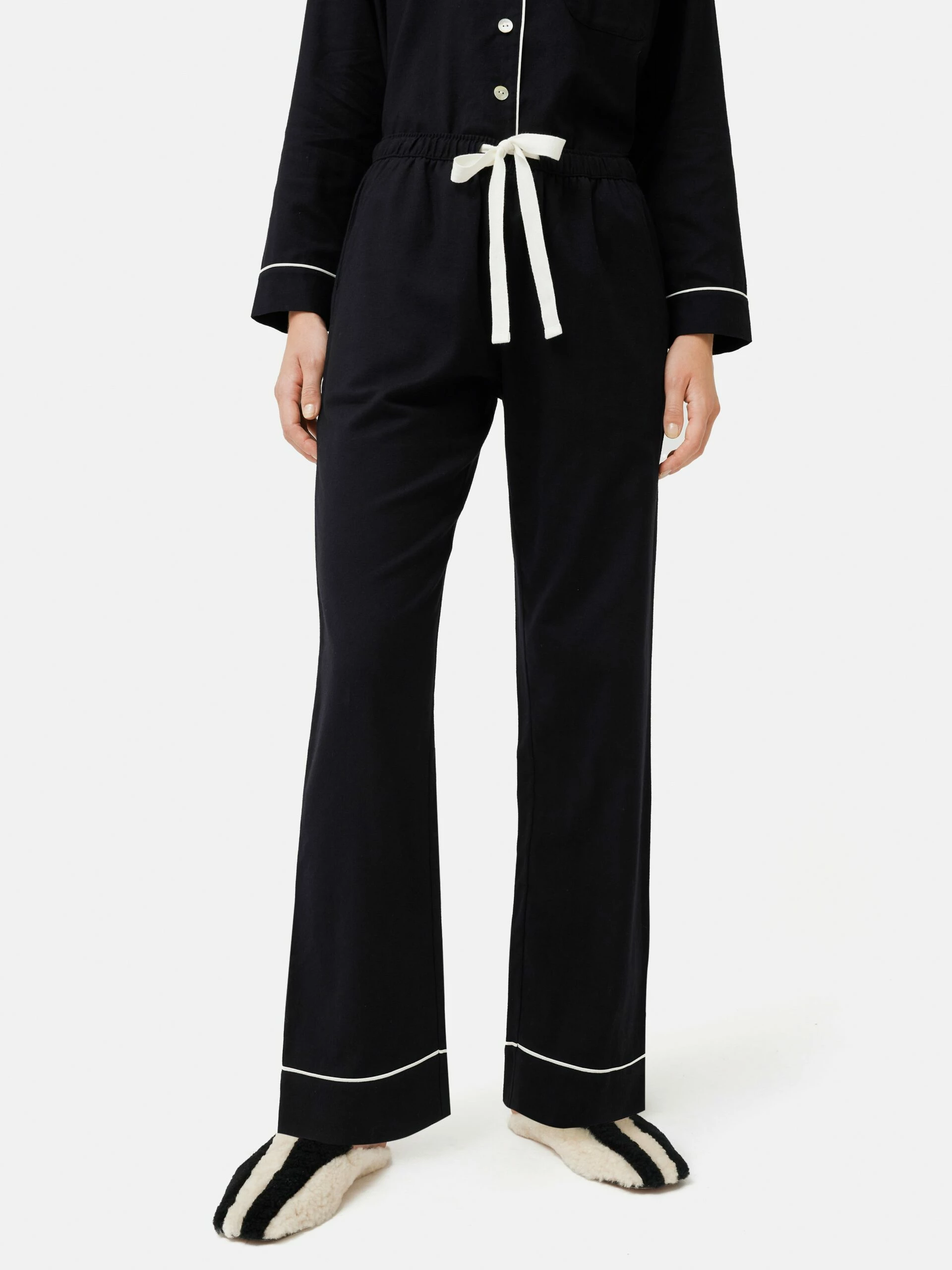 Lightweight Herringbone Pyjama | Navy 4 Lightweight Herringbone Pyjama | Navy - Image 4